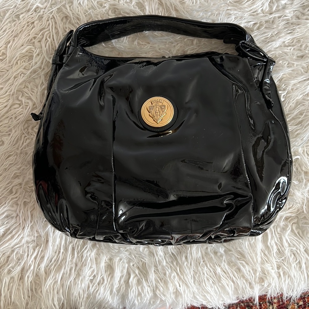 Gucci hand bag authentic excellent condition looks like new very fashionable